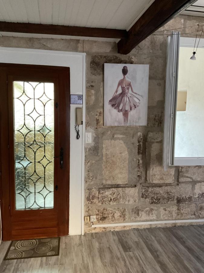 Place Aux Herbes Apartment Nimes Ngoại thất bức ảnh